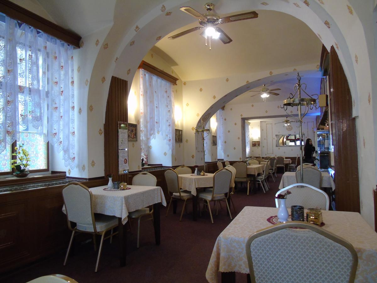 Gl Hotel Trutnov Exterior photo