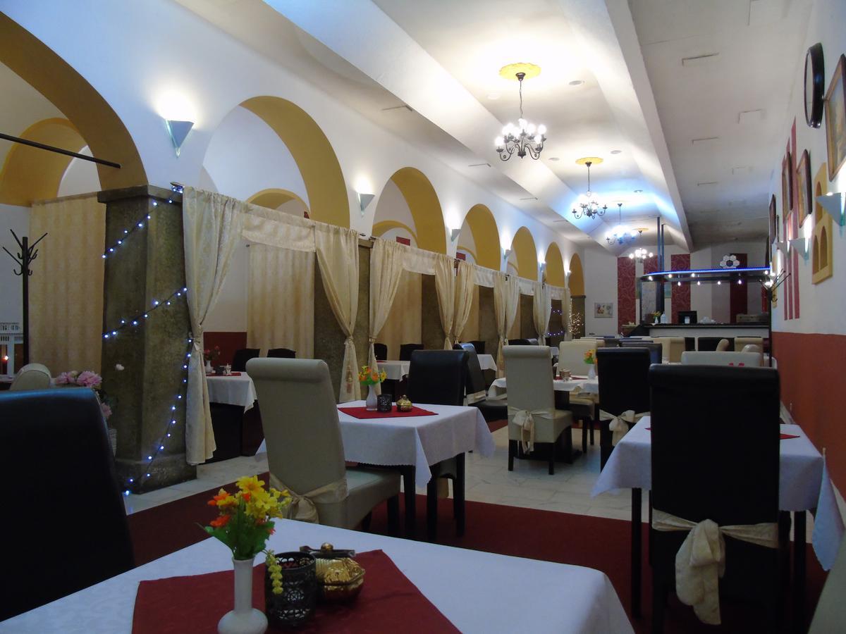 Gl Hotel Trutnov Exterior photo