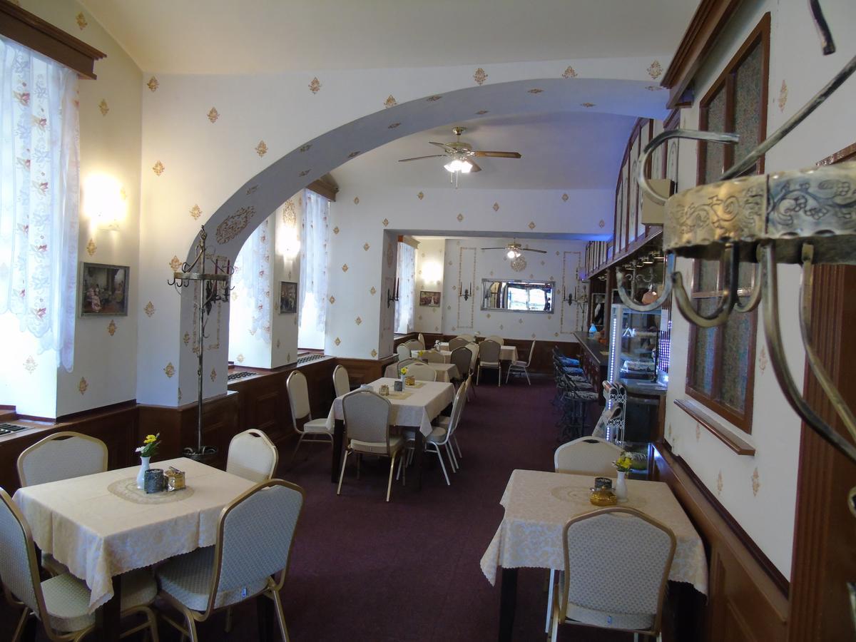 Gl Hotel Trutnov Exterior photo